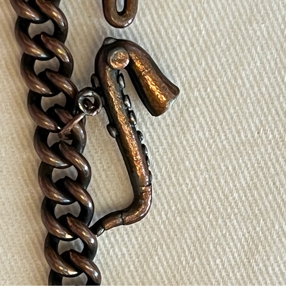 Vintage musical instruments charm bracelet. - Picture 2 of 16